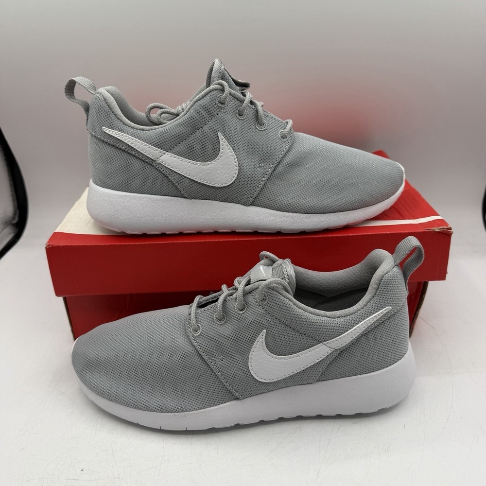Nike Roshe One Running Shoes Youth Size 4 Y Wolf Grey‎ White Sneakers 599728-033